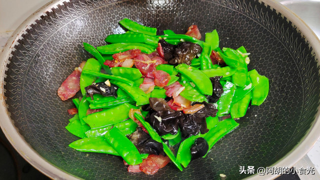 Loại rau dân dã có lượng sắt cao gấp 71 lần thịt bò - Hình 9 Loai rau dan da co luong sat cao gap 71 lan thit bo-Hinh-9