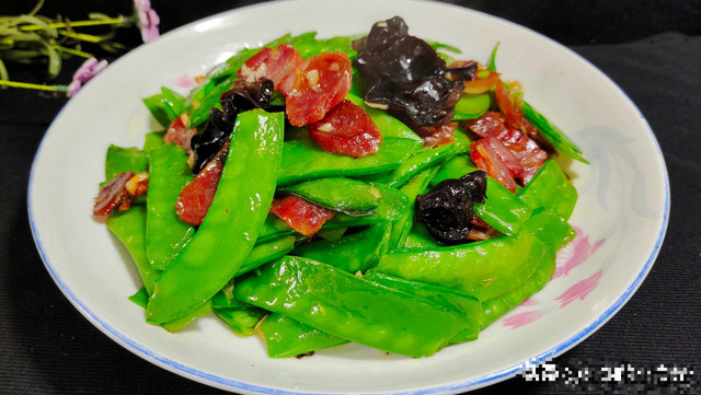 Loại rau dân dã có lượng sắt cao gấp 71 lần thịt bò - Hình 3 Loai rau dan da co luong sat cao gap 71 lan thit bo-Hinh-3