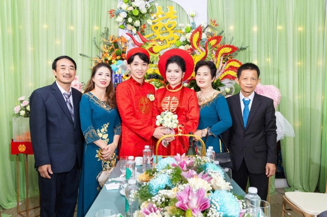 Con dâu mang bầu, mẹ chồng hò reo, bố chồng rơi nước mắt - Hình 3 Con dau mang bau, me chong ho reo, bo chong roi nuoc mat-Hinh-3