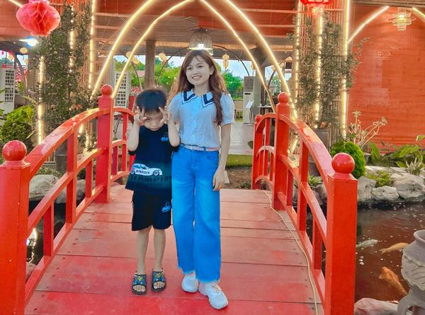 Cô gái tí hon nặng 25kg vượt hơn 1.100km về nhà bạn trai - Hình 2 Co gai ti hon nang 25kg vuot hon 1.100km ve nha ban trai-Hinh-2
