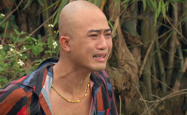 Hai hình ảnh đối lập của Doãn Quốc Đam Hai hinh anh doi lap cua Doan Quoc Dam