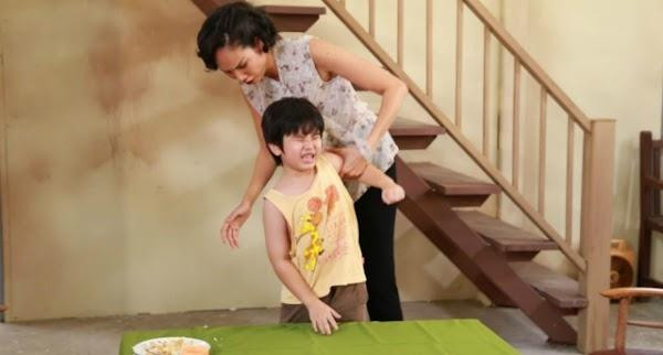 Chứng kiến mẹ kế tát cháu đỏ má, tôi mắng: "Bà không có tư cách" - Hình 2 Chung kien me ke tat chau do ma, toi mang: