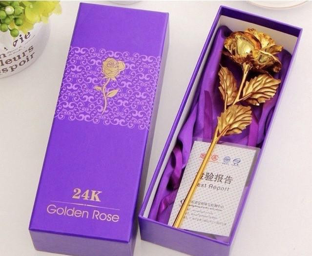 Ngày 8/3, xuất hiện hoa hồng mạ vàng giá chỉ 10.000 đồng/bông - Hình 2 Ngay 8/3, xuat hien hoa hong ma vang gia chi 10.000 dong/bong-Hinh-2