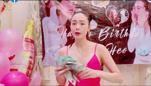 Minh Hằng bị chỉ trích vì tiệc sinh nhật "chả có gì, chỉ có tiền" - Hình 8 Minh Hang bi chi trich vi tiec sinh nhat
