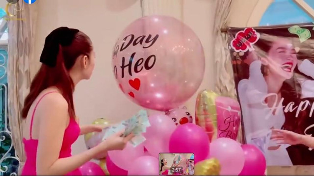 Minh Hằng bị chỉ trích vì tiệc sinh nhật "chả có gì, chỉ có tiền" - Hình 6 Minh Hang bi chi trich vi tiec sinh nhat
