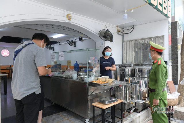 Lý do Hà Nội chỉ cho hàng quán mở cửa đến 21h - Hình 2 Ly do Ha Noi chi cho hang quan mo cua den 21h-Hinh-2