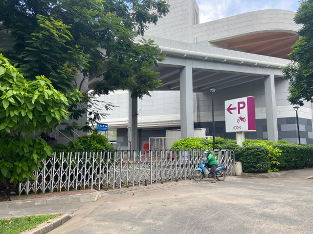 Siêu thị lớn nhất TP.HCM đóng cửa vì liên quan ca nghi nhiễm COVID-19 - Hình 9 Sieu thi lon nhat TP.HCM dong cua vi lien quan ca nghi nhiem COVID-19-Hinh-9