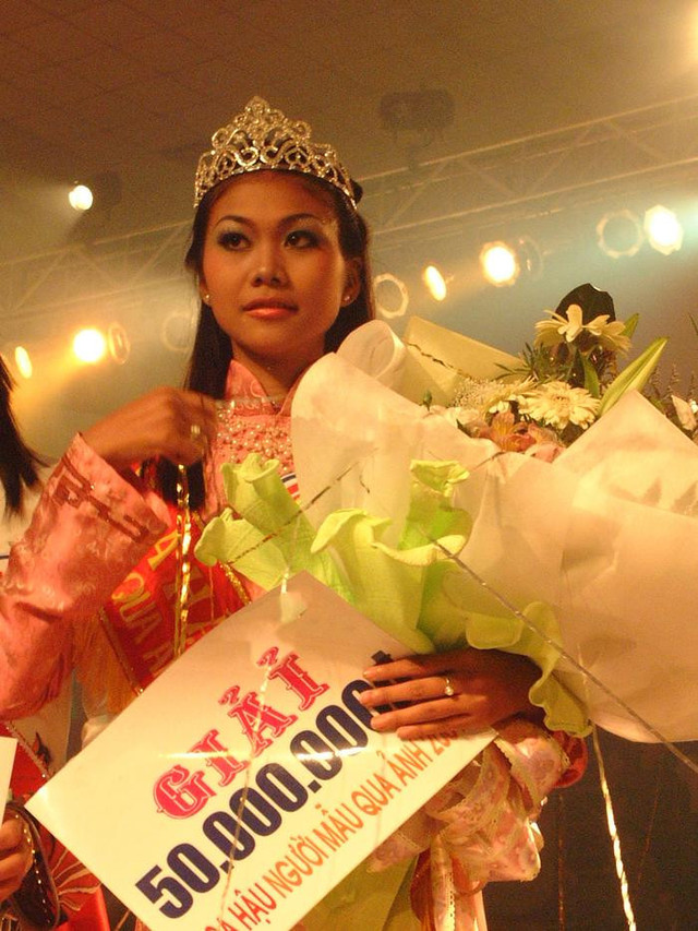 Thanh Hằng đen nhẻm khi thi hoa hậu 21 năm trước, hiện tại khác xa - Hình 2 Thanh Hang den nhem khi thi hoa hau 21 nam truoc, hien tai khac xa-Hinh-2