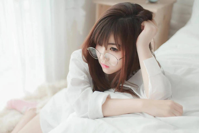 Bị phát hiện cặp với ông già, vợ làm điều vô sỉ ảnh 1 Bị phát hiện cặp với ông già, vợ làm điều vô sỉ ảnh 1