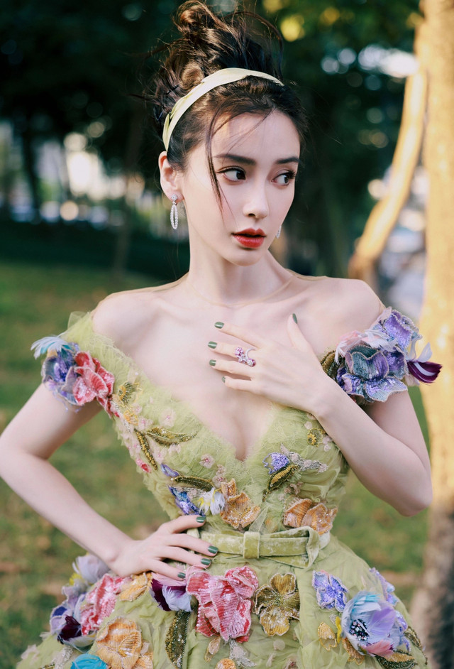 Cát-sê và vị thế của Triệu Lệ Dĩnh, Địch Lệ Nhiệt Ba - Hình 8 Cat-se va vi the cua Trieu Le Dinh, Dich Le Nhiet Ba-Hinh-8