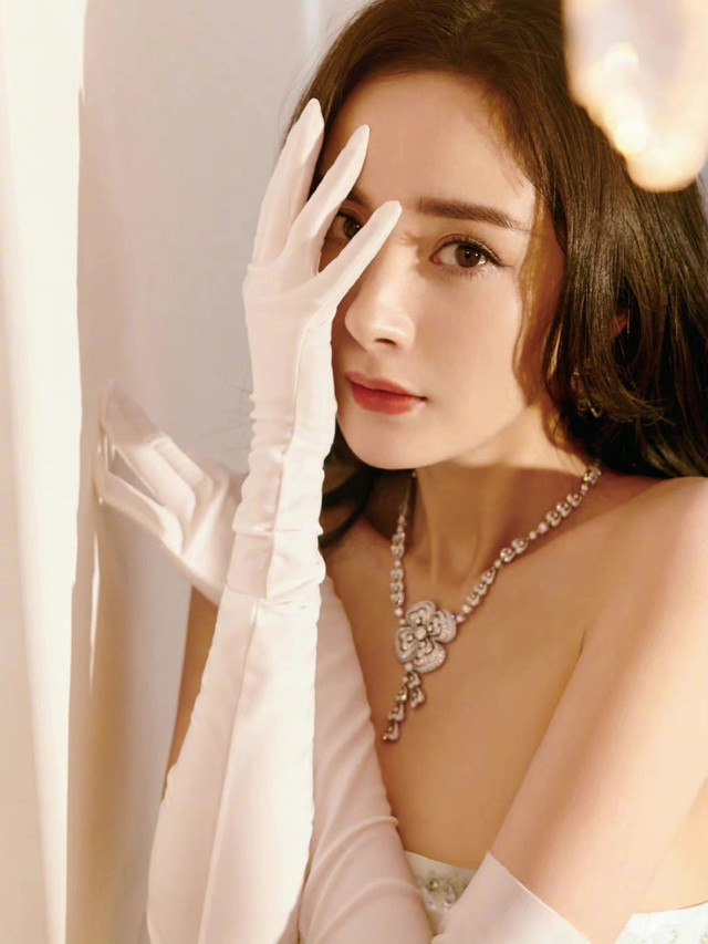 Cát-sê và vị thế của Triệu Lệ Dĩnh, Địch Lệ Nhiệt Ba - Hình 11 Cat-se va vi the cua Trieu Le Dinh, Dich Le Nhiet Ba-Hinh-11