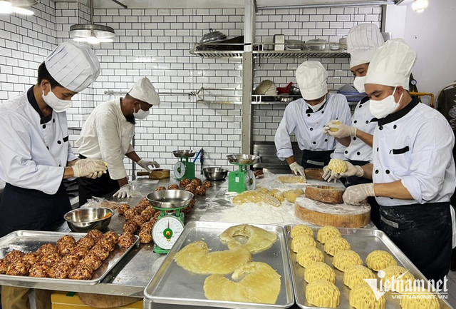 Bánh trung thu vi cá 3,5 triệu đồng, phải đặt trước mới làm - Hình 2 Banh trung thu vi ca 3,5 trieu dong, phai dat truoc moi lam-Hinh-2