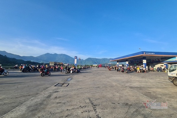 TT-Huế sẽ xử phạt người dân từ tỉnh, thành có dịch về quê tự phát TT-Hue se xu phat nguoi dan tu tinh, thanh co dich ve que tu phat