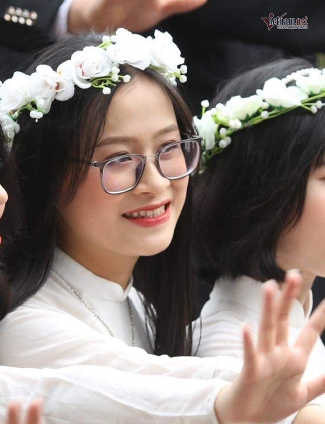 Nữ sinh Nghệ An trở thành thủ khoa sau 1 năm 'trượt đại học' - Hình 2 Nu sinh Nghe An tro thanh thu khoa sau 1 nam 'truot dai hoc'-Hinh-2