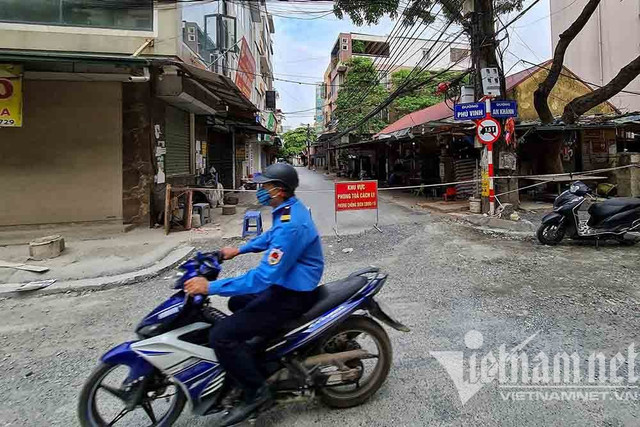 Dựng tường gạch, lập 14 chốt quanh xã có 6 ca mắc Covid-19 - Hình 8 Dung tuong gach, lap 14 chot quanh xa co 6 ca mac Covid-19-Hinh-8