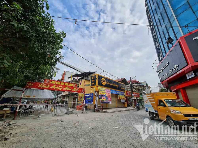 Dựng tường gạch, lập 14 chốt quanh xã có 6 ca mắc Covid-19 - Hình 6 Dung tuong gach, lap 14 chot quanh xa co 6 ca mac Covid-19-Hinh-6
