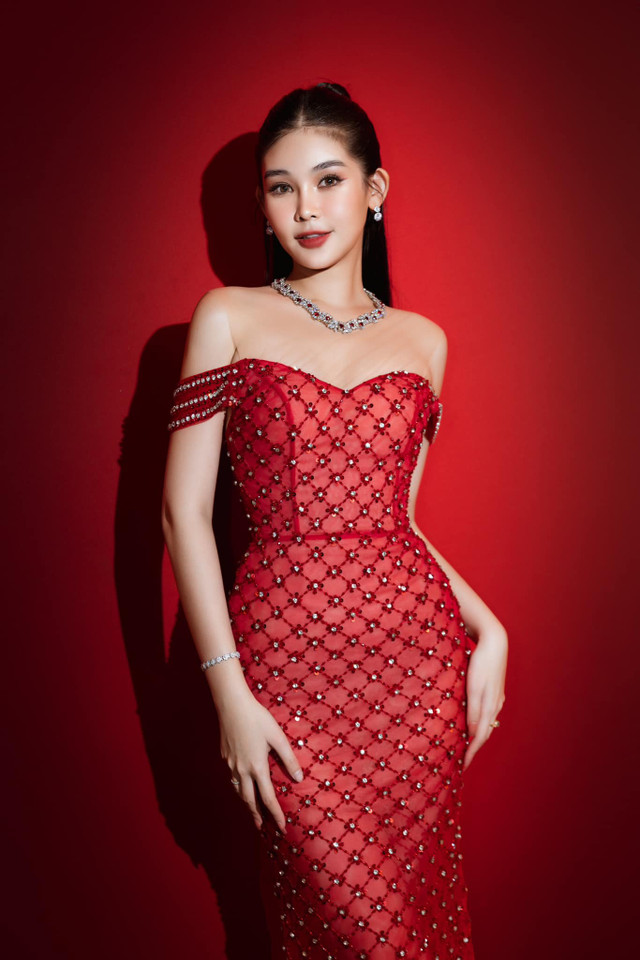 Ngân Anh: “Giá trị của Hoa hậu còn nằm ở đạo đức, phẩm chất...“ - Hình 2 Ngan Anh: “Gia tri cua Hoa hau con nam o dao duc, pham chat...“-Hinh-2
