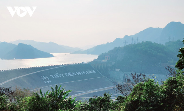 Thủ tướng thị sát dự án nhà máy thuỷ điện Hoà Bình mở rộng Thu tuong thi sat du an nha may thuy dien Hoa Binh mo rong