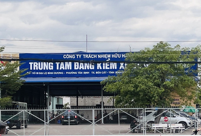 Phong tỏa, khám xét một trung tâm đăng kiểm tư nhân ở Bình Dương Phong toa, kham xet mot trung tam dang kiem tu nhan o Binh Duong