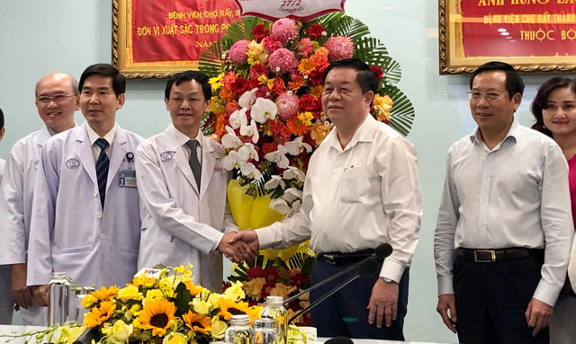 Nguyên nhân khiến Bệnh viện Chợ Rẫy thiếu thiết bị, vật tư y tế nghiêm trọng Nguyen nhan khien Benh vien Cho Ray thieu thiet bi, vat tu y te nghiem trong