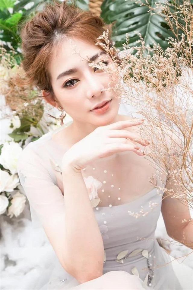 Những sao Việt "đứt gánh" với chồng ngoại quốc - Hình 3 Nhung sao Viet