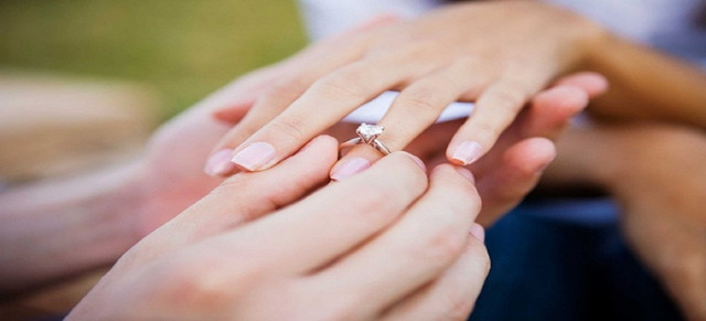 Chia tay 5 năm, bạn trai cũ đột nhiên ngỏ lời cầu hôn Chia tay 5 nam, ban trai cu dot nhien ngo loi cau hon