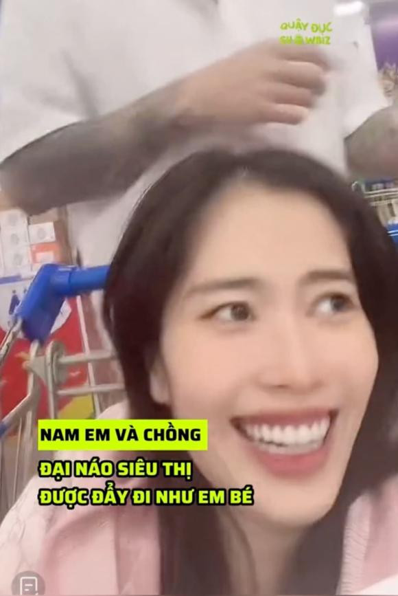 Nam Em ngồi xe đẩy hàng, cùng chồng sắp cưới "đại náo" siêu thị Nam Em ngoi xe day hang, cung chong sap cuoi