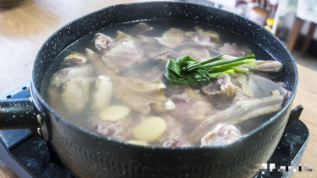 Loại thịt hương vị tuyệt phẩm, ăn đứt các loại gia cầm khác - Hình 4 Loai thit huong vi tuyet pham, an dut cac loai gia cam khac-Hinh-4