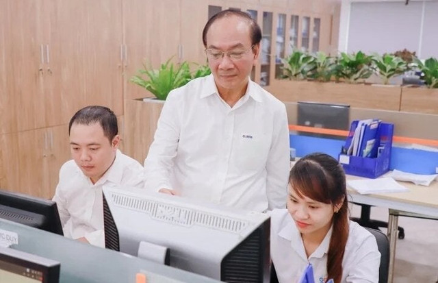 Thấy con khác nhóm máu bố mẹ, người đàn ông đi xét nghiệm ADN Thay con khac nhom mau bo me, nguoi dan ong di xet nghiem ADN