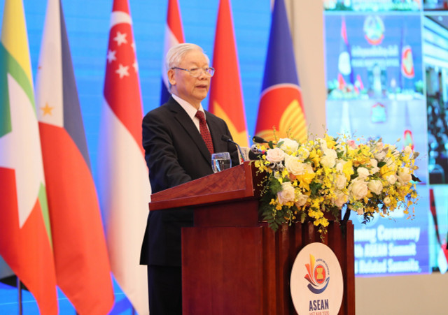 Tổng Bí thư, Chủ tịch nước: Chỉ có hợp tác, chung lòng mới vượt qua khó khăn Tong Bi thu, Chu tich nuoc: Chi co hop tac, chung long moi vuot qua kho khan