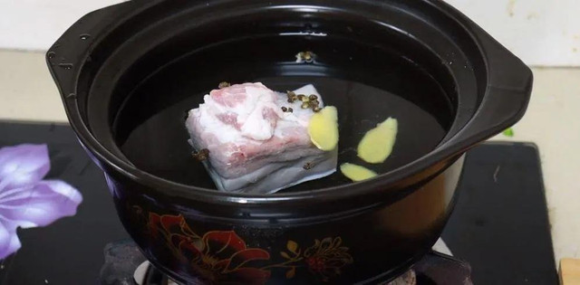 Loại rau dại người yêu kẻ sợ, giúp an thần, bổ gan - Hình 11 Loai rau dai nguoi yeu ke so, giup an than, bo gan-Hinh-11