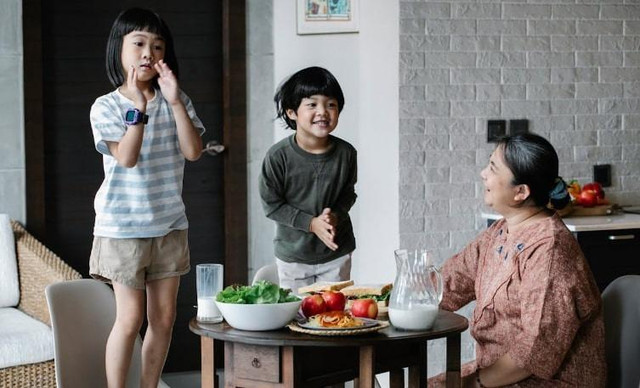 Gia đình mâu thuẫn chia phe, mỗi người cúng ông bà một kiểu Gia dinh mau thuan chia phe, moi nguoi cung ong ba mot kieu