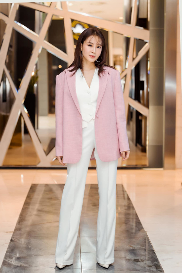 Cuộc sống hạnh phúc của Hồng Diễm và chồng doanh nhân - Hình 2 Cuoc song hanh phuc cua Hong Diem va chong doanh nhan-Hinh-2