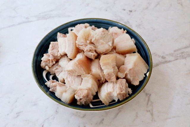 Kho thịt với loại củ khô như gỗ này, vừa ngon vừa lạ miệng - Hình 3 Kho thit voi loai cu kho nhu go nay, vua ngon vua la mieng-Hinh-3
