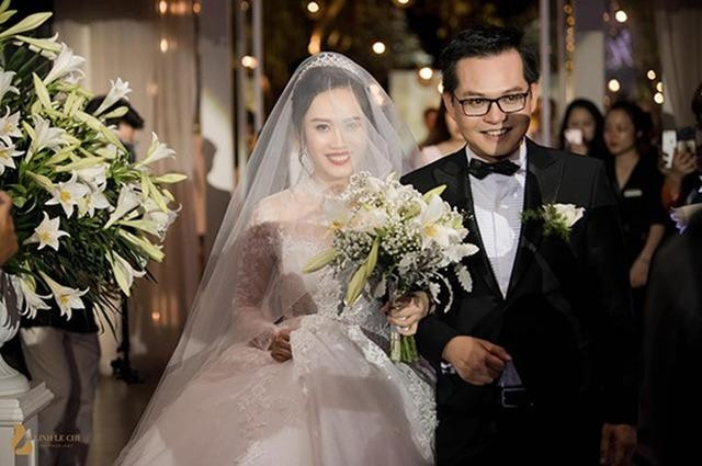 NSND đóng phim "Đại gia chân đất', U50 lấy vợ kém 19 tuổi - Hình 4 NSND dong phim