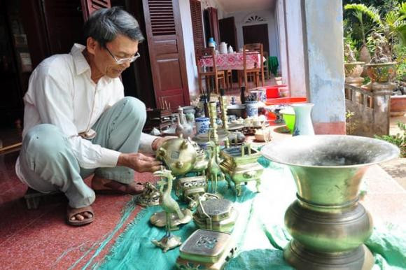 Nên lau dọn bàn thờ trước hay sau cúng ông Công ông Táo? - Hình 3 Nen lau don ban tho truoc hay sau cung ong Cong ong Tao?-Hinh-3