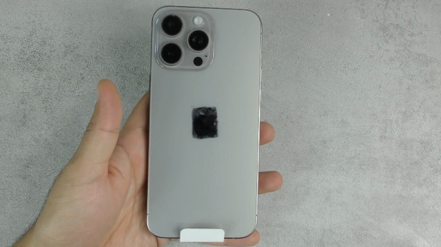 6 mẫu iPhone nhái và cách phân biệt - Hình 6 6 mau iPhone nhai va cach phan biet-Hinh-6