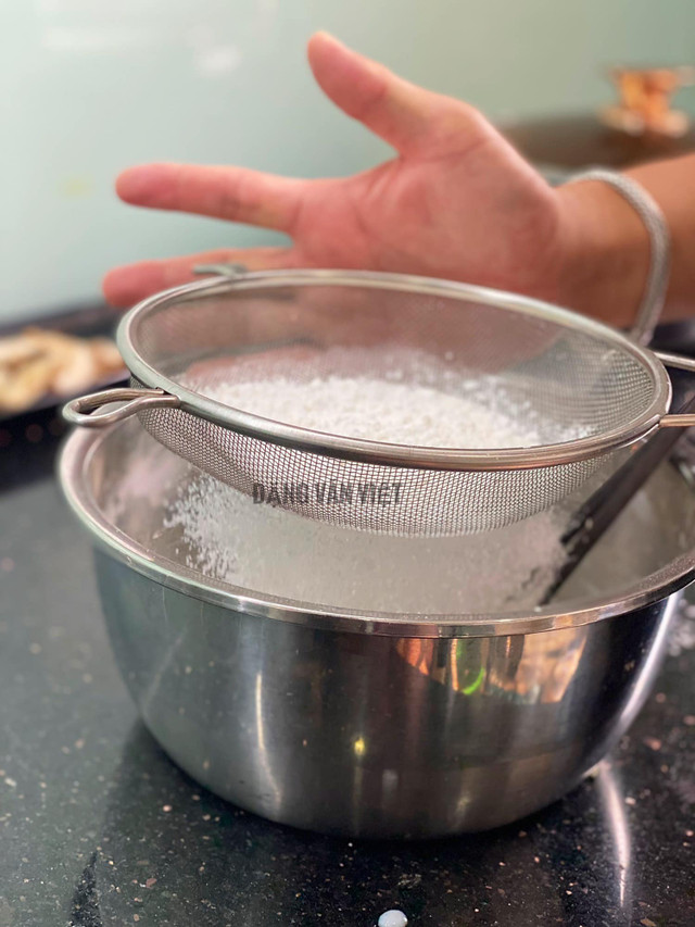 Cách làm món bánh canh từ phồng tôm thơm ngon, mới mẻ - Hình 9 Cach lam mon banh canh tu phong tom thom ngon, moi me-Hinh-9