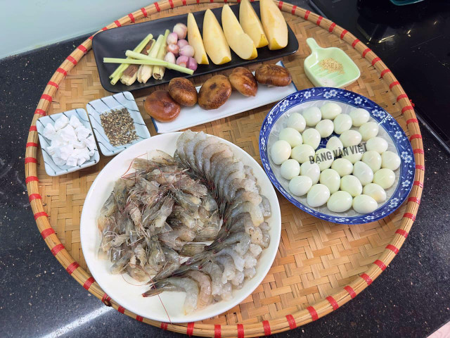 Cách làm món bánh canh từ phồng tôm thơm ngon, mới mẻ - Hình 2 Cach lam mon banh canh tu phong tom thom ngon, moi me-Hinh-2