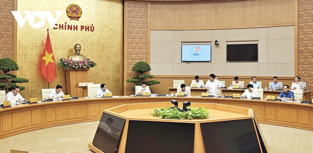 Thủ tướng: Tháo gỡ nút thắt thể chế để huy động mọi nguồn lực phát triển Thu tuong: Thao go nut that the che de huy dong moi nguon luc phat trien