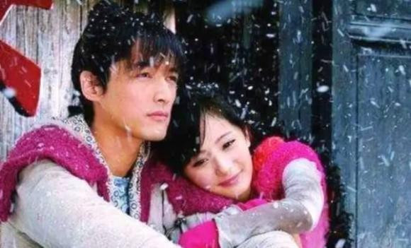 Dương Mịch từng che ô cho Lưu Diệc Phi, 14 năm sau thành sao - Hình 4 Duong Mich tung che o cho Luu Diec Phi, 14 nam sau thanh sao-Hinh-4