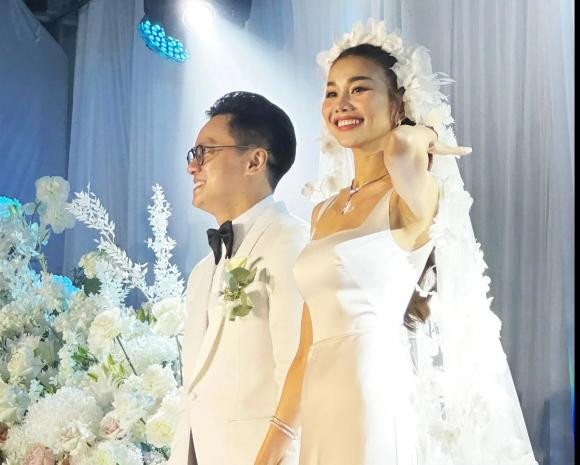 Thanh Hằng khoe khoảnh khắc đời thường lầy lội bên chồng - Hình 2 Thanh Hang khoe khoanh khac doi thuong lay loi ben chong-Hinh-2