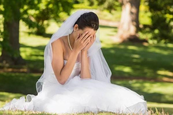 Cô dâu chú rể ghi sai thông tin, khách mừng nhầm cho người lạ Co dau chu re ghi sai thong tin, khach mung nham cho nguoi la