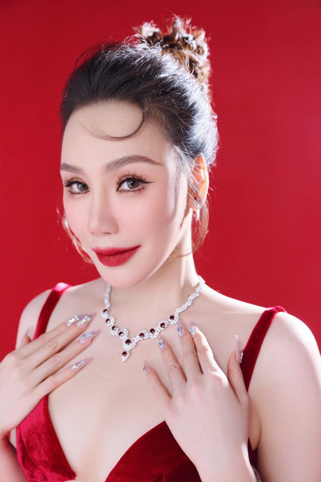 Đừng tiếc cho những năm vắng bóng của Hồ Quỳnh Hương - Hình 2 Dung tiec cho nhung nam vang bong cua Ho Quynh Huong-Hinh-2