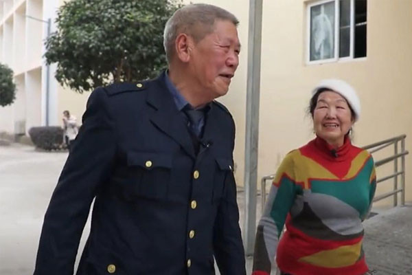 Bà lão 68 tuổi tìm lại mối tình đầu, cái kết ngọt ngào - Hình 2 Ba lao 68 tuoi tim lai moi tinh dau, cai ket ngot ngao-Hinh-2