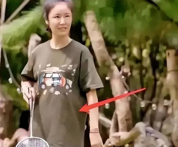 Tình hình hiện tại của bộ 3 mỹ nhân "Hoàn Châu Cách Cách" - Hình 8 Tinh hinh hien tai cua bo 3 my nhan
