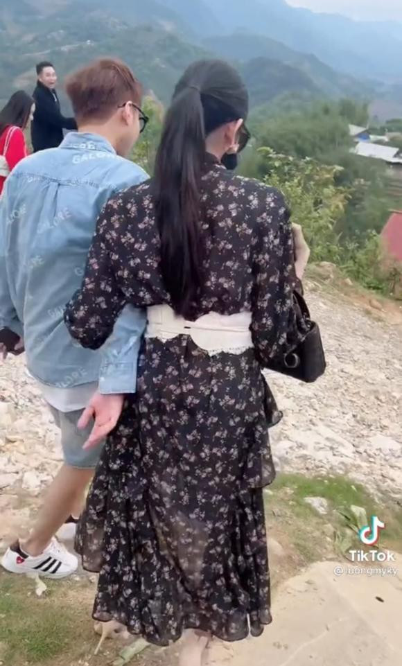 Đi giày cao gót leo núi, Á hậu chuyển giới Lương Mỹ Kỳ bị chê lố Di giay cao got leo nui, A hau chuyen gioi Luong My Ky bi che lo