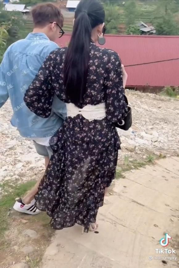 Đi giày cao gót leo núi, Á hậu chuyển giới Lương Mỹ Kỳ bị chê lố - Hình 4 Di giay cao got leo nui, A hau chuyen gioi Luong My Ky bi che lo-Hinh-4