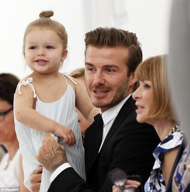 Cách vợ chồng Beckham bồi đắp gu thời trang cho Harper - Hình 10 Cach vo chong Beckham boi dap gu thoi trang cho Harper-Hinh-10