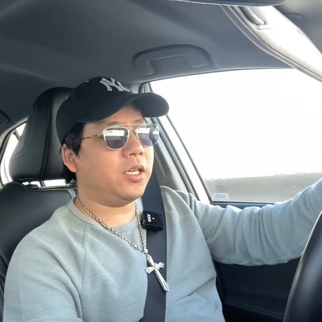 Khoa Pug đọ chiều cao bên trời Tây, chật vật "cai" thuốc giảm đau Khoa Pug do chieu cao ben troi Tay, chat vat